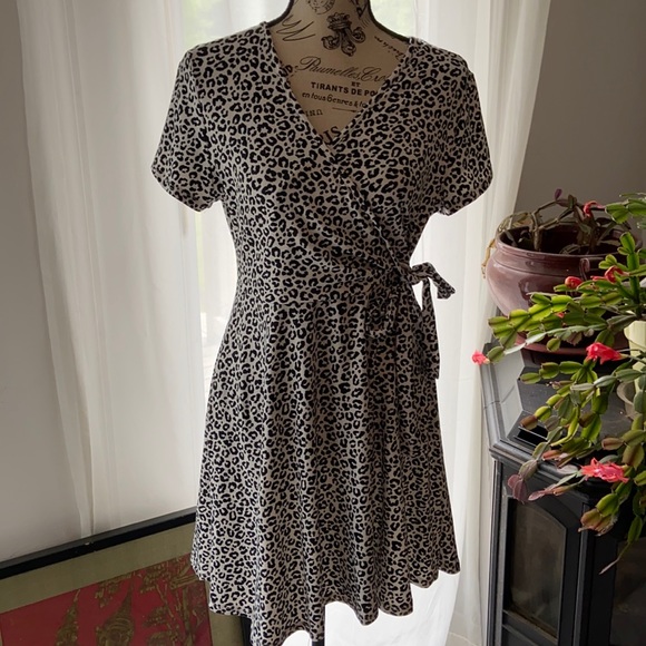 Rolla Coster Dresses & Skirts - Cheetah print mini dress